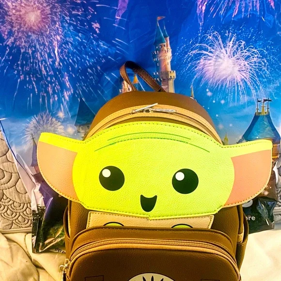 Loungefly Mandalorian baby Yoda Backpack *NWT - Picture 3 of 7